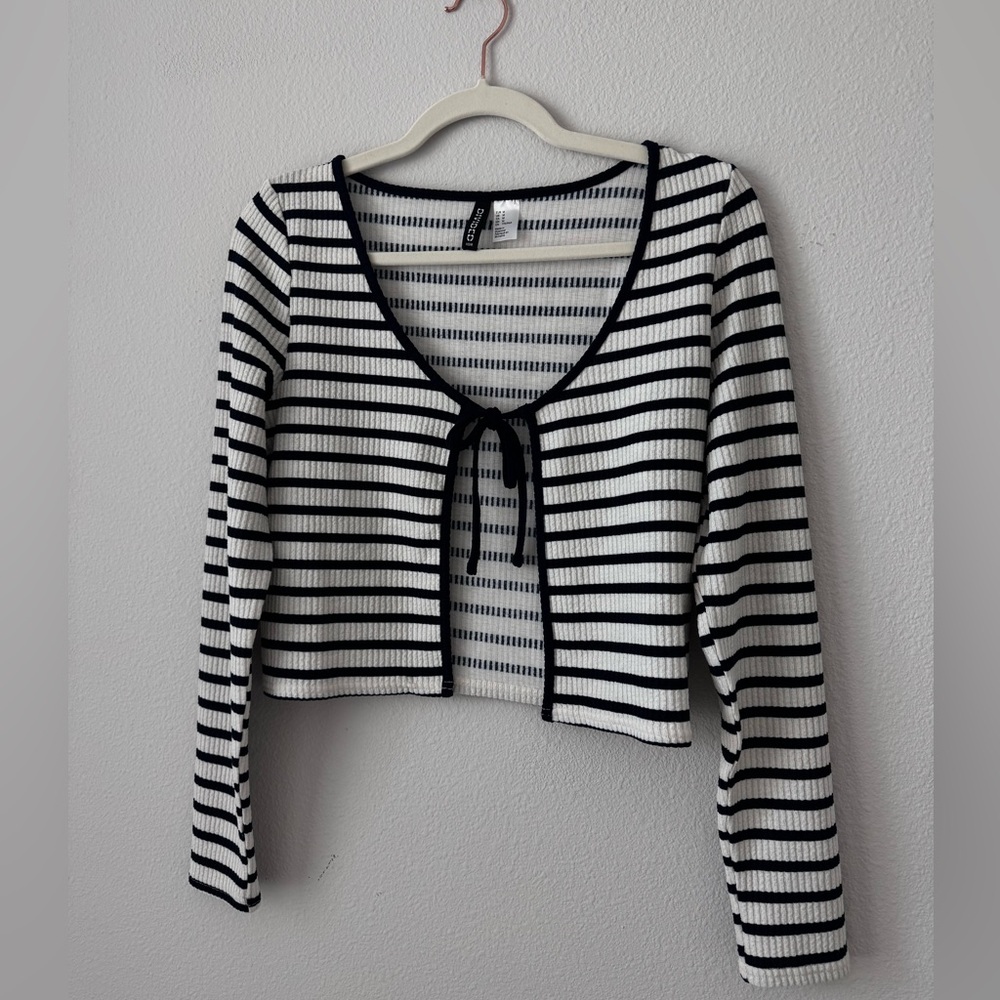 Navy & white tie front top!